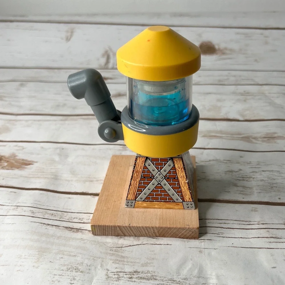 Learning Curve Thomas & Friends Wooden Railway Water Tower Yellow Blue 2003 OS